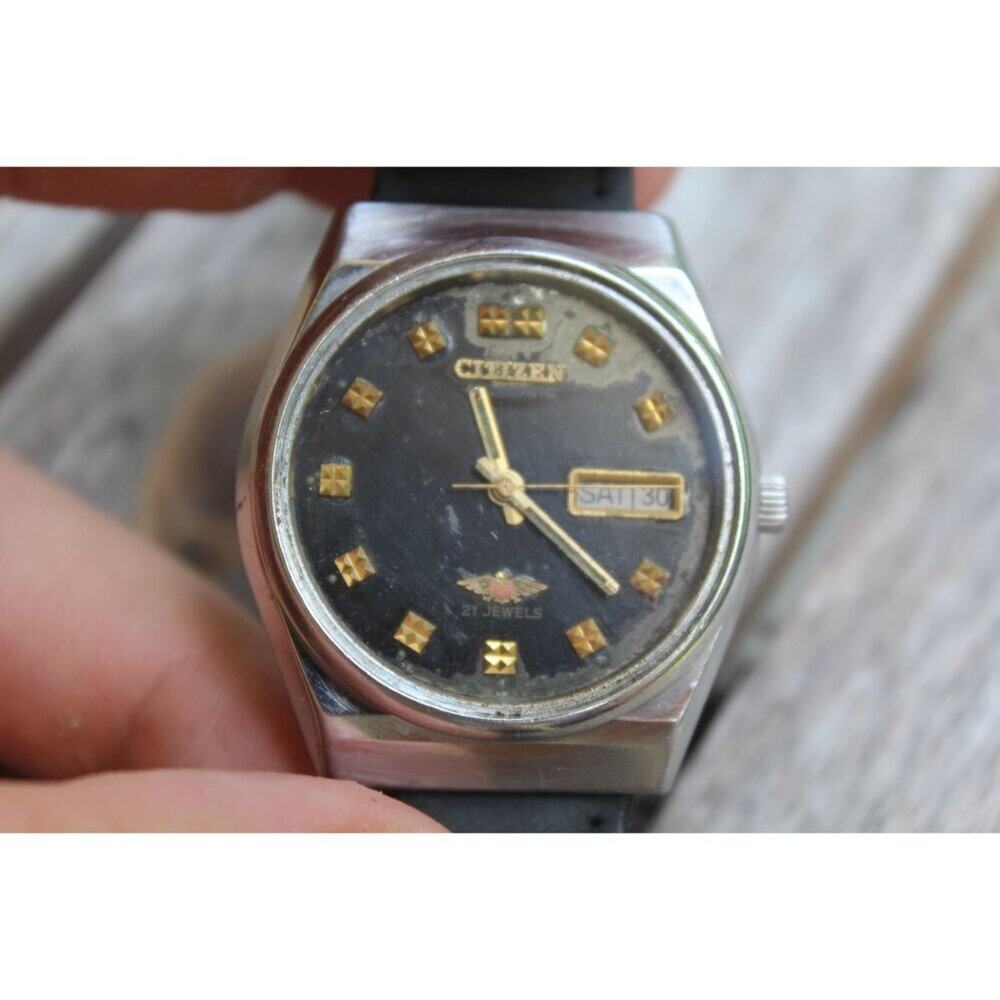 Vintage 1970 Citizen Automatic Mens Silver Watch W/daydate & Gold accents